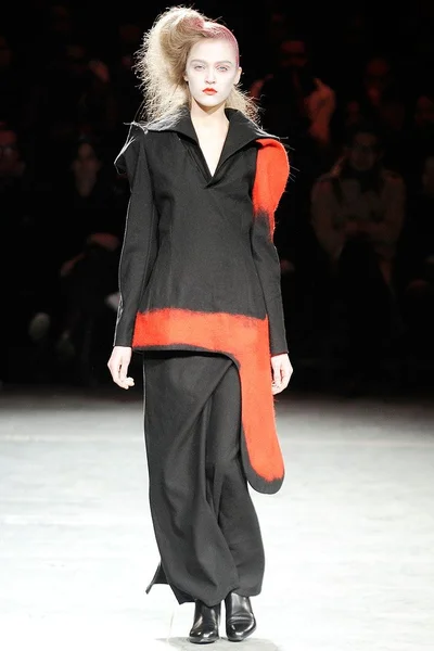 Look 25